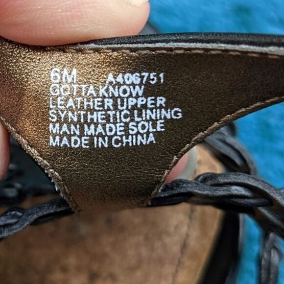 Kenneth Cole Reaction heels  - Picture 6 of 13